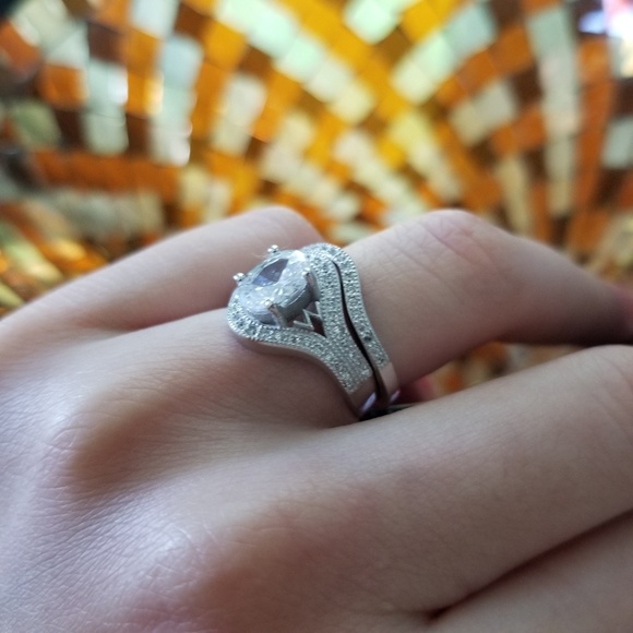 2ct Oval Pave Ring Set - Picture 3 of 5